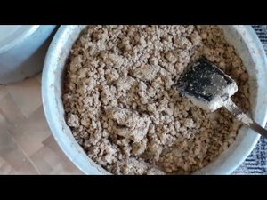 влажная мешанка с отрубями для курочек...