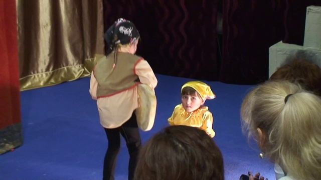 "Колобок на новий лад", "Свія", група 14 смотреть онлайн