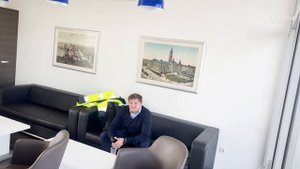 Рабочий день пилота самолёта SAAB340. Девушка пилот, гонки по аэропорту на Crew car.