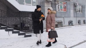 Todyshev / Подарил цветы мамам / День матери