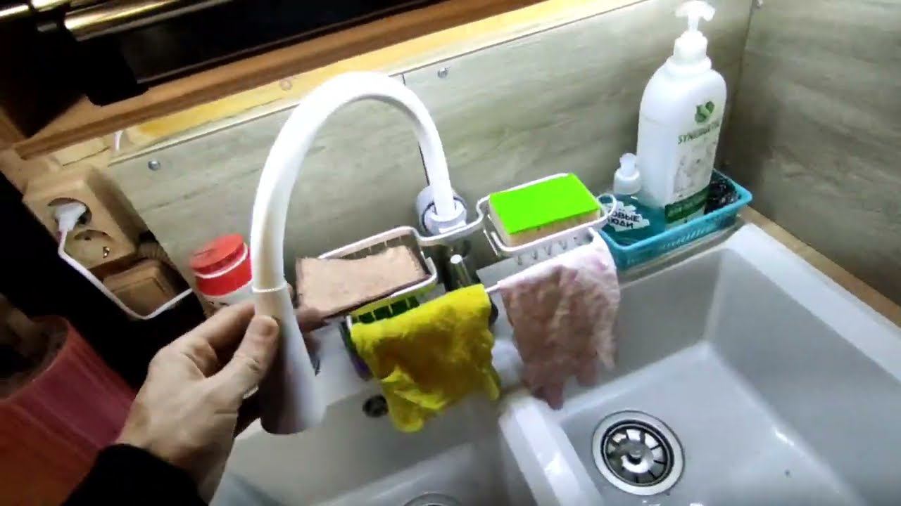 Стеллажи, полочки, плита, раковина. Переезд! смотреть онлайн