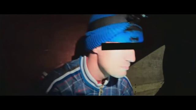 Ребята тренера нападают на ферму Мики Пирсона [фильм джентльмены]