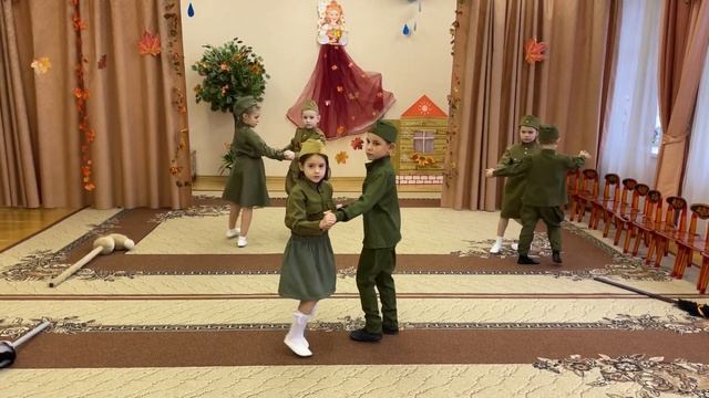 ГБОУ Школа № 1360 ДО «Изумрудный городок» Коллектив «Почемучки» - танец «Ты ждёшь, Лизавета» смотреть онлайн