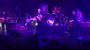 Midnight Oil "Beds Are Burning" & "Forgotten Years" (live - 8/29/17)