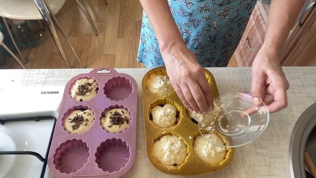 Восхитительные кексы с начинкой. Из простых продуктов вкусные, пышные, мягкие кексы. смотреть онлайн