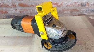 Сделал Шлифовальную Установку из Болгарки и Кронштейна.