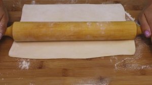 Слоеный  пирог с курицей и сыром сулугуни.  Быстрый рецепт / Chicken and cheese pie. Eng sub