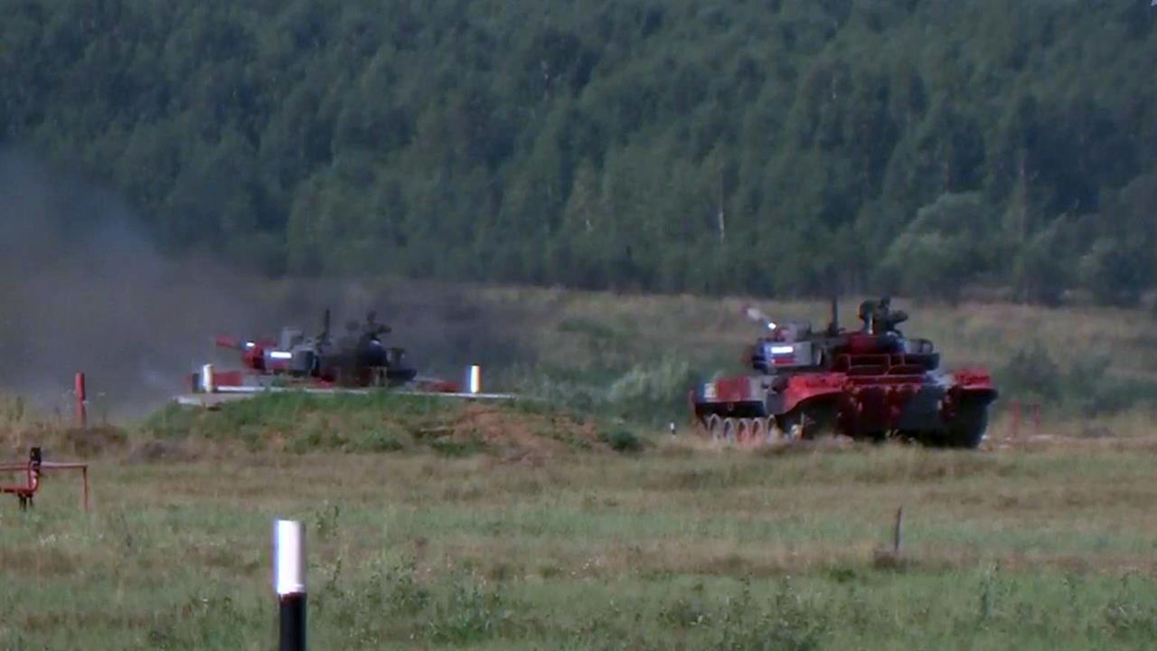 Танковые экипажи из России, Белоруссии и Китая показали высокое мастерство на полигоне в Алабино