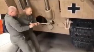 Запуск двигателя танка Panther