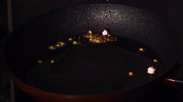 ЖАРИМ ПОПКОРН | POPCORN | ЗАМЕДЛЕННАЯ СЪЕМКА | 1000 FPS