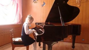 Рислинг Полина, 9 лет, фортепиано, солист, И.Неймарк "Весёлый почтальон", В.Коровицын "Серенада"