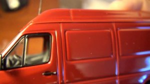 Распаковка: Mercedes-Benz Sprinter Classic фургон красный 1:43 (Minichamps)