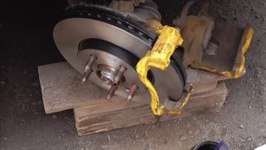 Замена тормозного диска и колодок Chevrolet Aveo T300