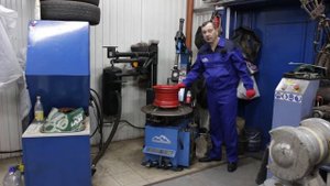 Обзор шиномонтажный станок Trommelberg 1885IT с третьей рукой PL1330.