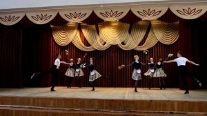 Итальянский танец с тамбуринами. Танцевальный коллектив 3 курса.