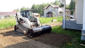 Bobtank.ru. Культивация участка. Культиватор на мини-погрузчике Bobcat T300.