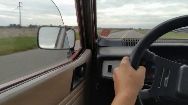 Probando renault 12 0 - a fondo y velocidad máxima смотреть онлайн