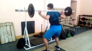 Приседания со штангой. 60 кг на 30 раз