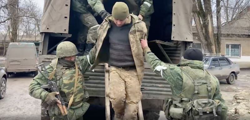 «Они считают нас вторым сортом»: откровения пленного бойца ВСУ