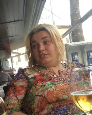 Толстуха жжёт!