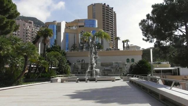 Монако - самое богатое государство в мире.Monaco est l'état le plus riche du monde. смотреть онлайн