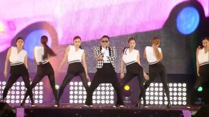 PSY - Gentelman (1st Live Performance)