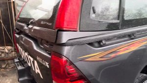 Кунг Sammitr V4 на Toyota Hilux “араб”: он существует и как его установить на наружные отбортовки!