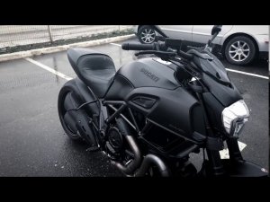 Ducati Diavel тюнинг выхлопной системы на мотоцикле.