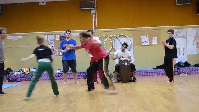 Capoeira - Meia Lua - la mixité смотреть онлайн