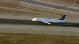 Аварийная посадка самолёта A320 с неисправным шасси