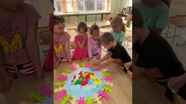 Группа «Лучики» поздравляет всех С Днём Народного Единства! 