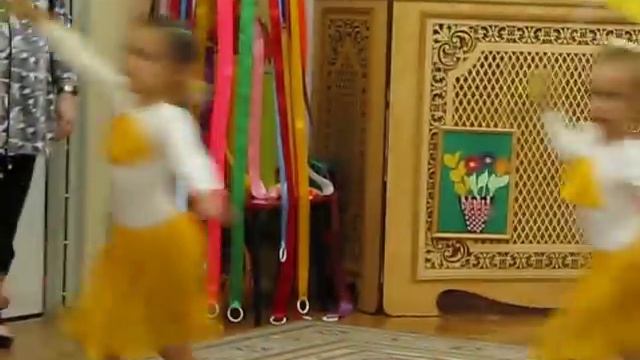 Осенний бал. Танец с зонтами смотреть онлайн