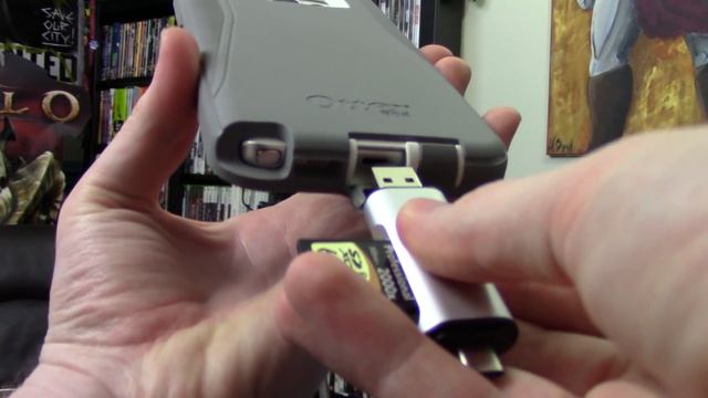 A card reader... FOR EVERYTHING?! // iOrange-E USB SD Card Reader смотреть онлайн