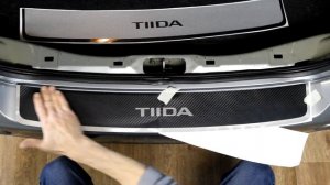 Наклейка на задний бампер для Nissan Tiida (Ниссан Тиида) Седан