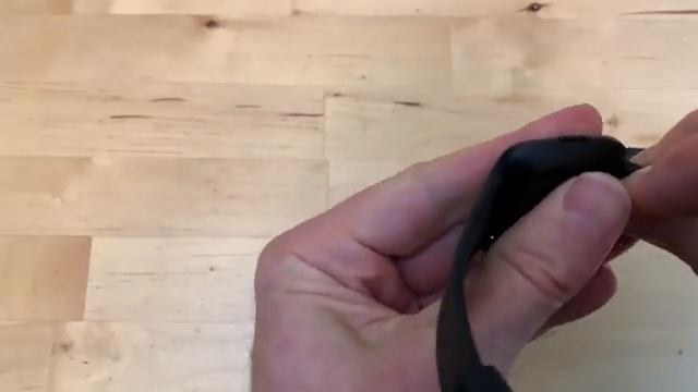 How To Change The Band on a Fitbit Versa смотреть онлайн