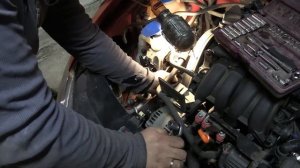 замена приводного ремня с роликом и натяжителем на автомобиле: SEAT LEON 2 BSF