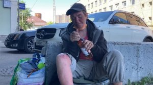 РадиоБашка Маня против КОСМОСА | Много КОСЯЧИТ | День бомжа