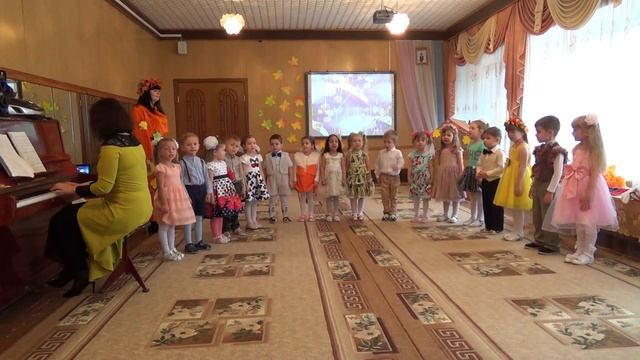 Песню "Дождик" исполняют воспитанники средней группы №3 СП "ЦРР -- д/с "Сказка" смотреть онлайн