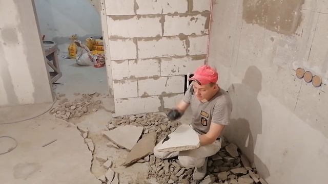 Почему бухтит стяжка пола. Почему стучит стяжка. Почему стяжка  пола отходит от основания и стучит.