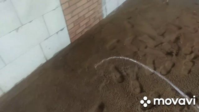 Трамбовка песка под черновую стяжку