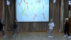 Летучий корабль Новогодний спектакль. Театральное отделение МБОУ ЦО №22 - Лицей  декабрь 2021 г..mp4