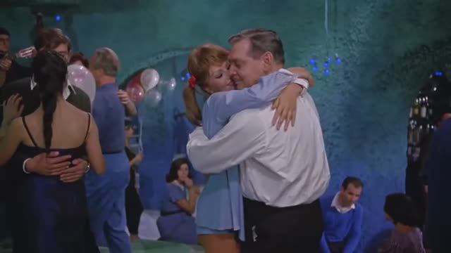 Танцуют Sophia Loren & Clark Gable ! Море,  Band Odessa, 2016 смотреть онлайн