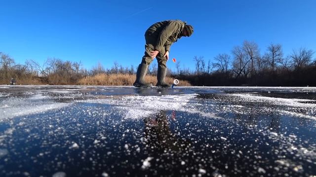 ТОЛЬКО ПОСТАВИЛ СРАЗУ КЛЮЁТ! Зимняя рыбалка! ЩУКА НА ЖЕРЛИЦЫ! Трофей на жерлицу!