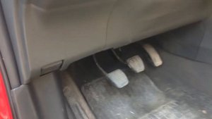 Toyota Auris 2008 OBD2 Port location