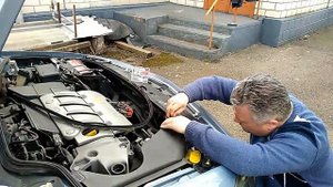 Замена ламп ближнего света фар на Renault Laguna ІІ легко, быстро.