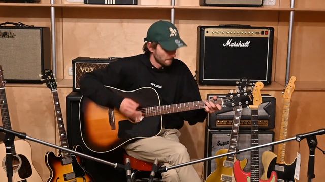 Gibson J-45 Deluxe Sunburst 1979 смотреть онлайн