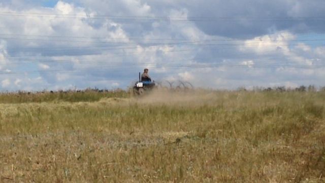 5-колесные грабли пр-во Иваново с минитрактором Исеки TU170F смотреть онлайн