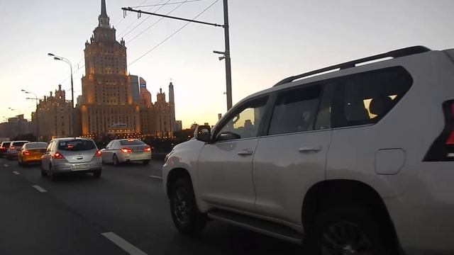 Москва | мимо Дома Правительства на Кутузовский проспект