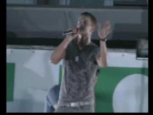 Лёша и ди-джей зажигают!)) И песня Hit the road Jack)