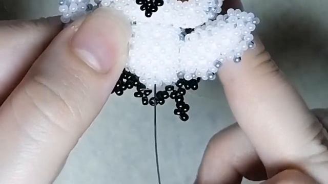 Букля. ХВОСТИК ЛАПКИ. МК. Букля из бисера. Мастер класс. Амигуруми из бисера. Туториал. смотреть онлайн